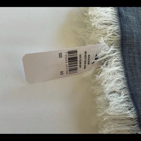 Tommy Bahama Breezy Travel Ruana, new with tag. - Picture 7 of 7